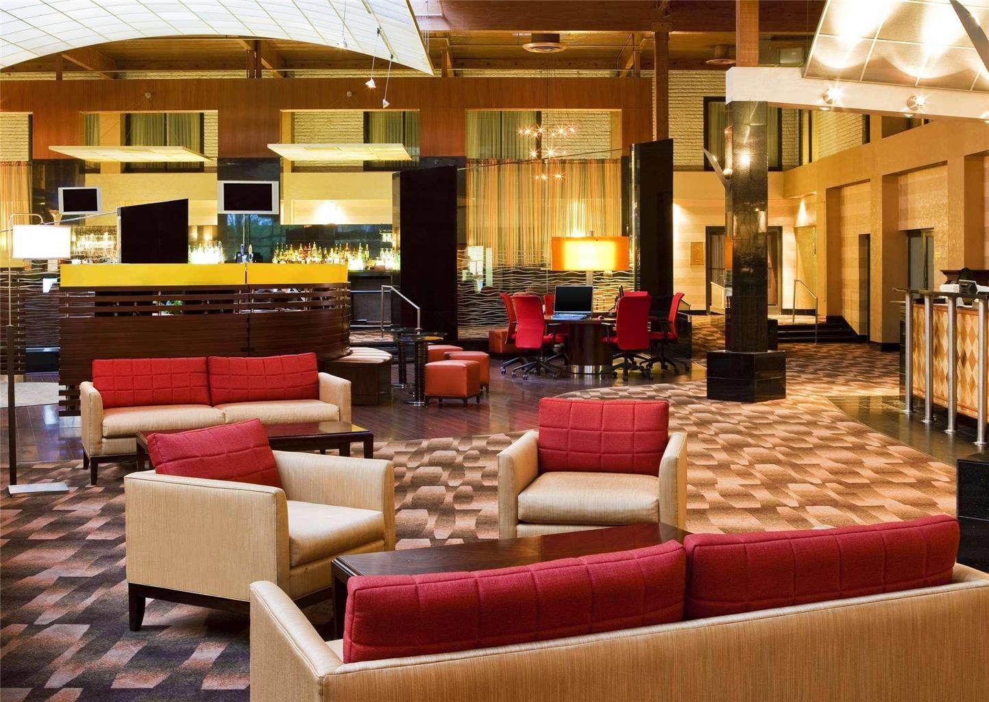 Radisson Hotel Hauppauge Long Island — hotel near Long Island MacArthur Airport