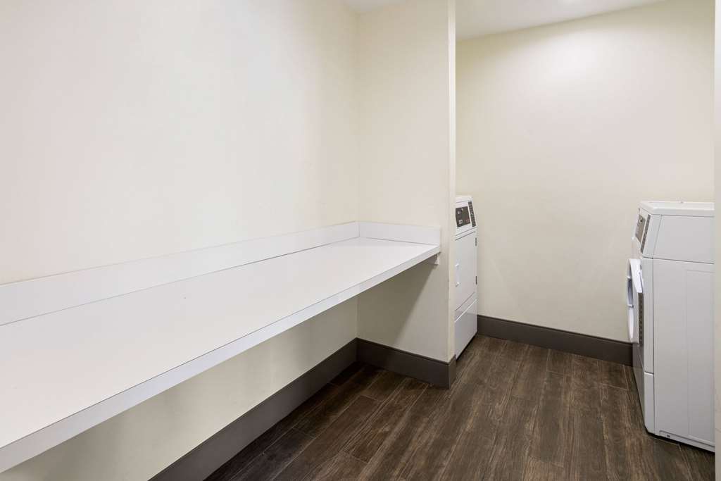 La Quinta Inn & Suites by Wyndham Locust Grove - photo 12