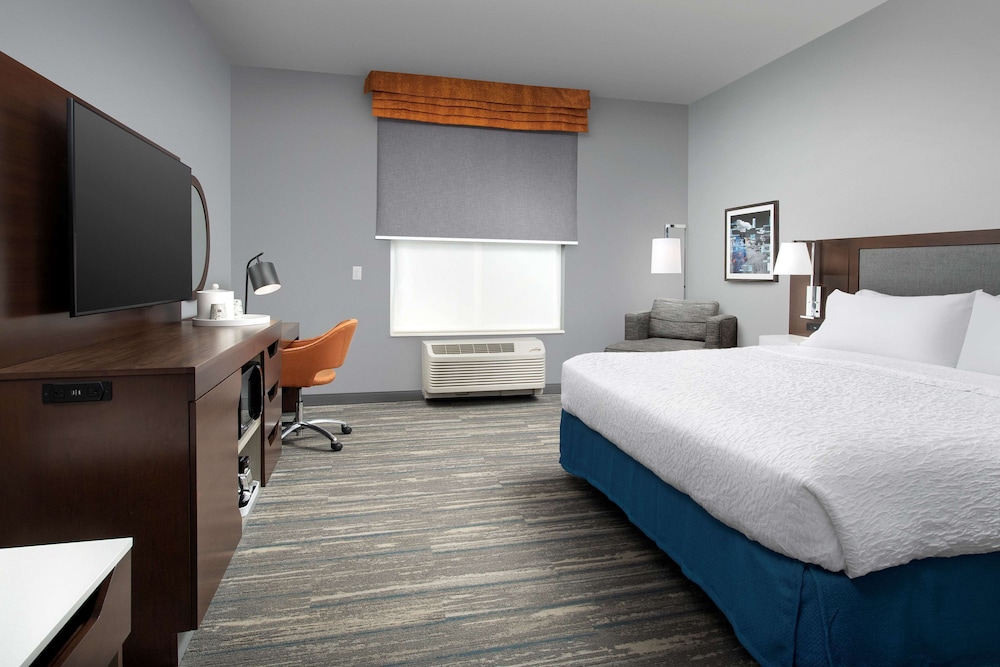Hampton Inn & Suites Rapid City Rushmore - photo 21