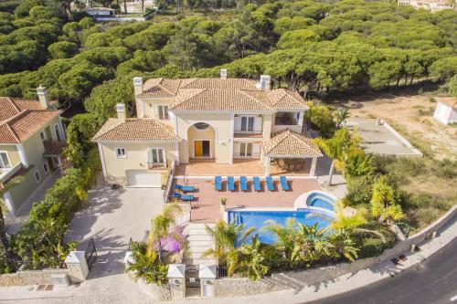 Villa Valentina — 4-Star Luxury Hotel in Almancil, Portugal