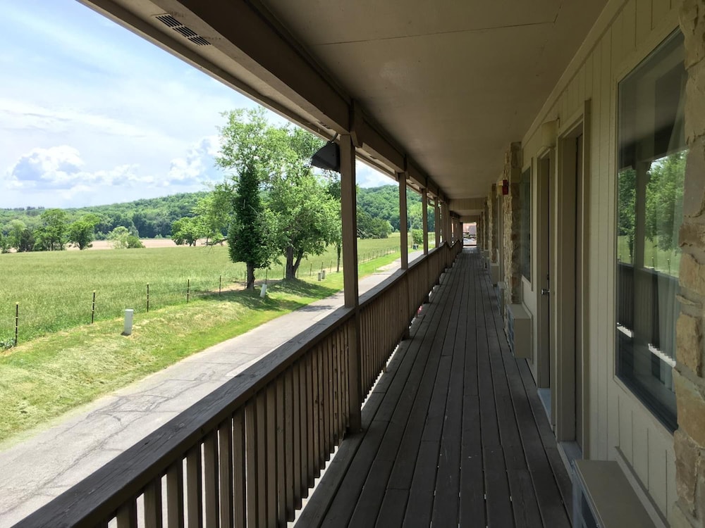 Salt Creek Inn - photo 33