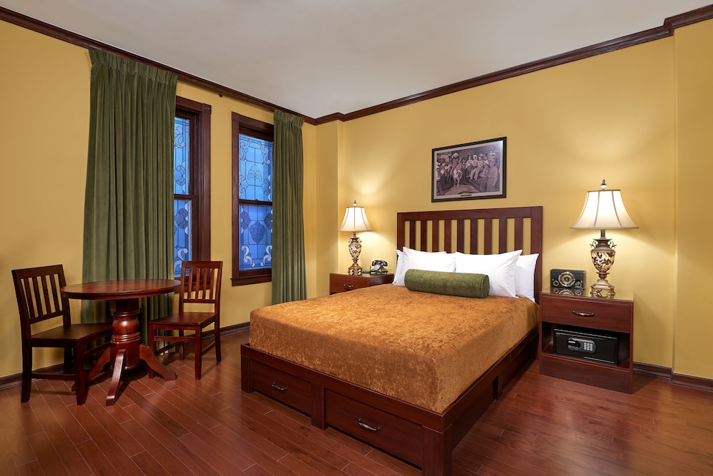 Hotel Apache - photo 4