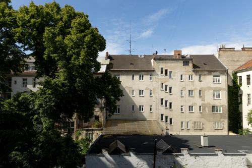 EverGreen Design & Spacious Old Town Apartment with AC 1 5 Bath Family Friendly — 4-Star Luxury Hotel in Bratislava, Slovakia