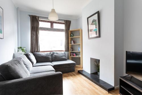 Belfast City 3 Bedroom Cosy Home Walking Distance to City — 4-Star Luxury Hotel in Belfast, United Kingdom