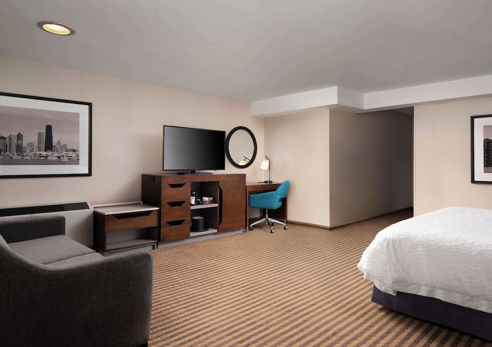 Hampton Inn Chicago Downtown Magnificent Mile - photo 6