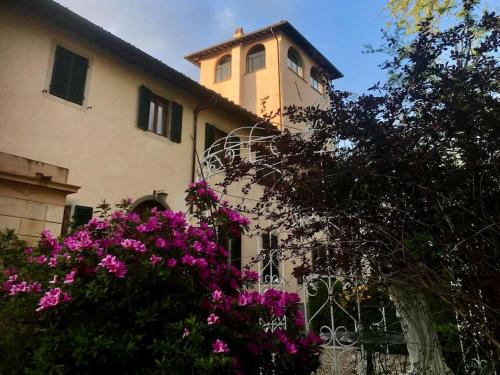 Appartamento in Torre di antica Villa — 4-Star Luxury Hotel in Florence, Italy