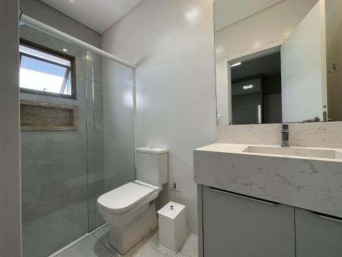 Apartamento com vista para praia a poucos metros da avenida principal de Bombas