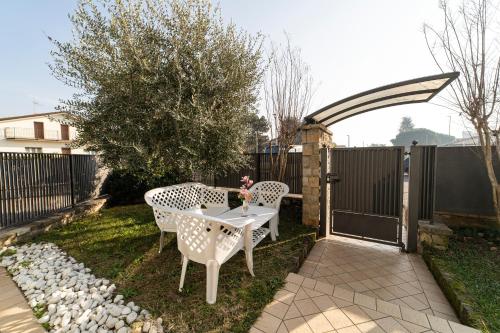 Casa Smeraldo Light Blue — 4-Star Luxury Hotel in Clusane, Italy