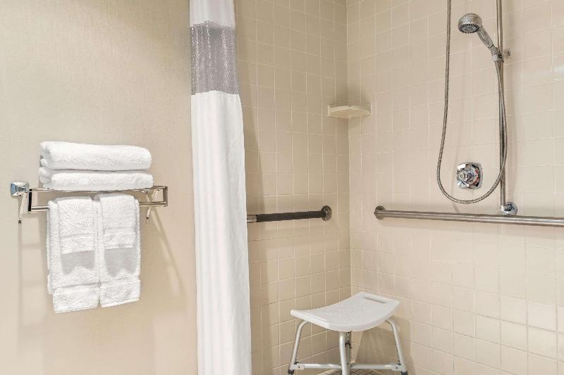Days Inn by Wyndham Fargo West Acres - photo 7