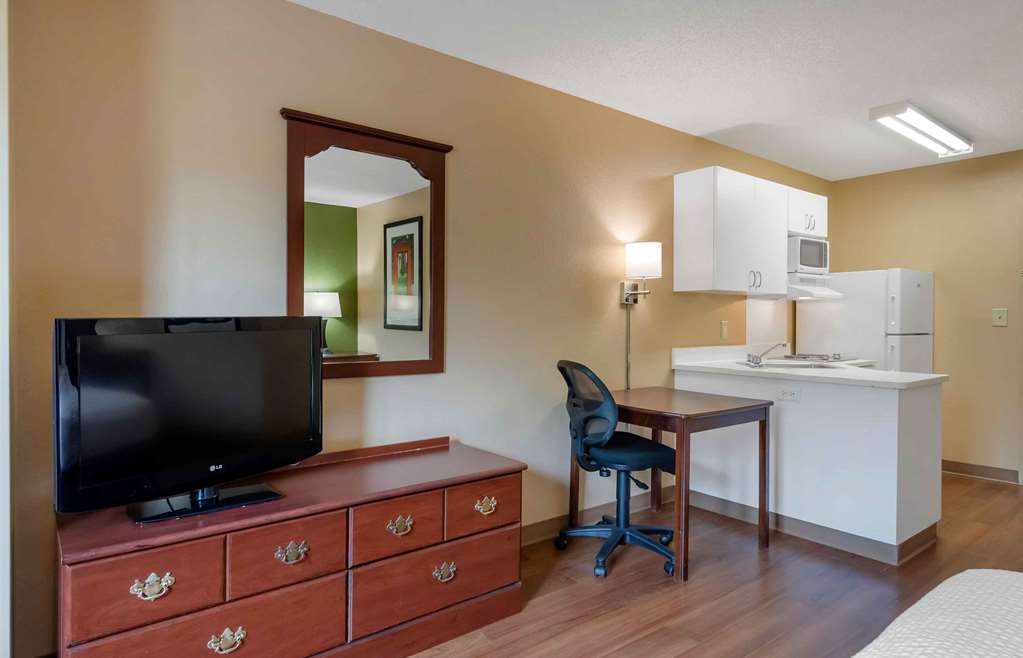 Extended Stay America Suites Atlanta Perimeter Crestline - photo 14