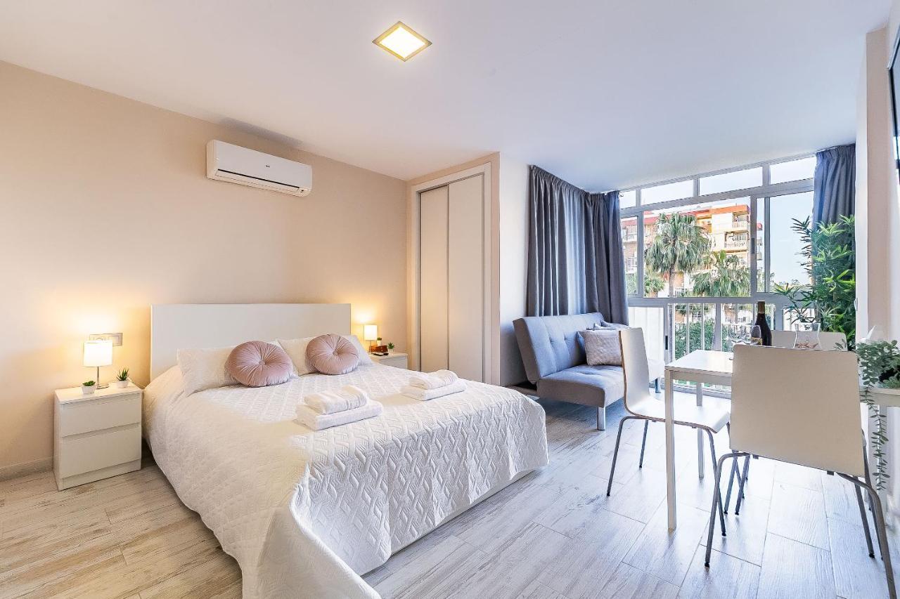 Sun Coast Benalmadena Superb Studio with 4 Pools Gardens & Breakfast