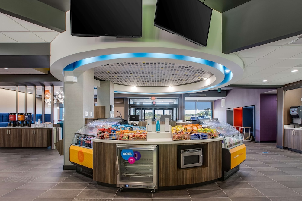 Tru by Hilton Saint Joseph - photo 3