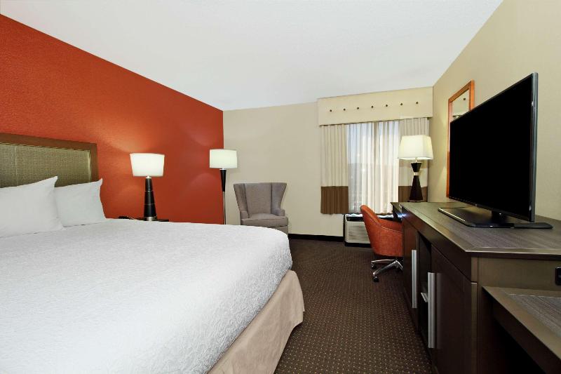 Hampton Inn Columbus Airport - photo 99
