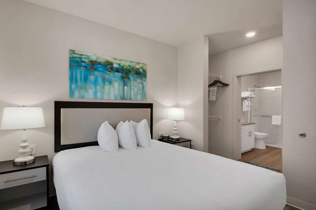 WaterWalk Extended Stay by Wyndham Charlotte Arrowood - photo 32