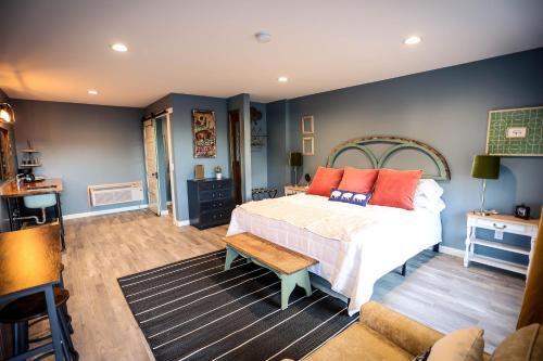 The Blue Buffalo Motel - photo 26