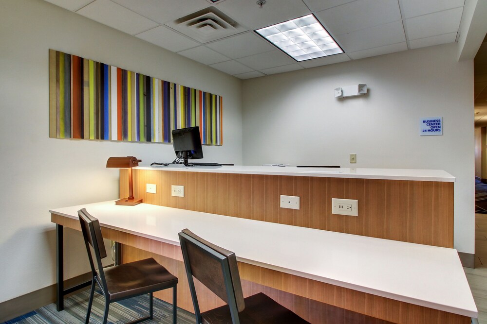 Holiday Inn Express Milwaukee North Brown Deer Mequon by IHG - photo 39