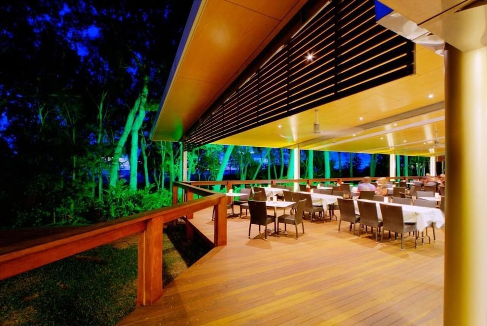 Albatross Bay Resort