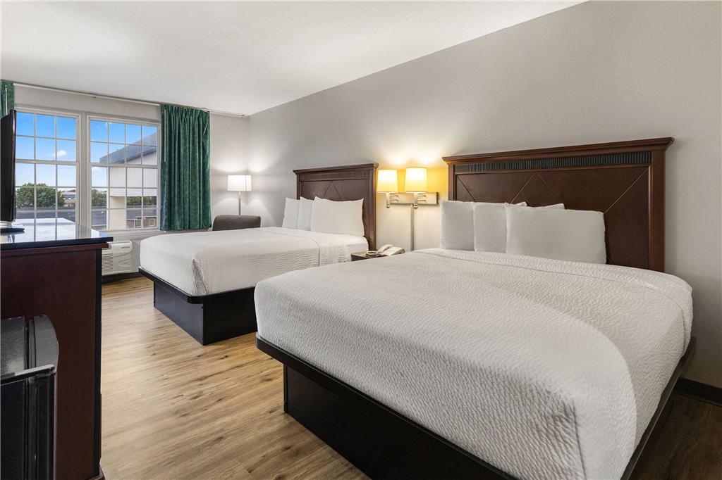 Days Inn by Wyndham Madisonville - photo 20
