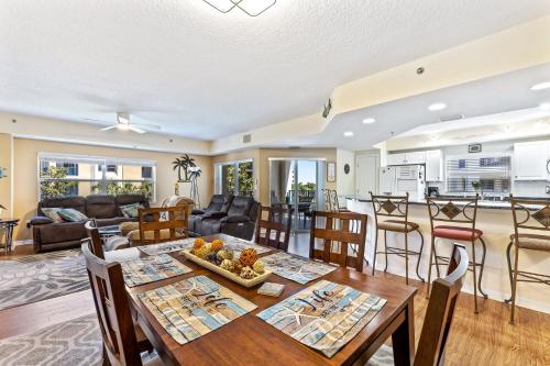 Coastal Bliss: Oceanwalk 9 301 with Sunset Views Resort Amenities in New Smyrna Beach, United States