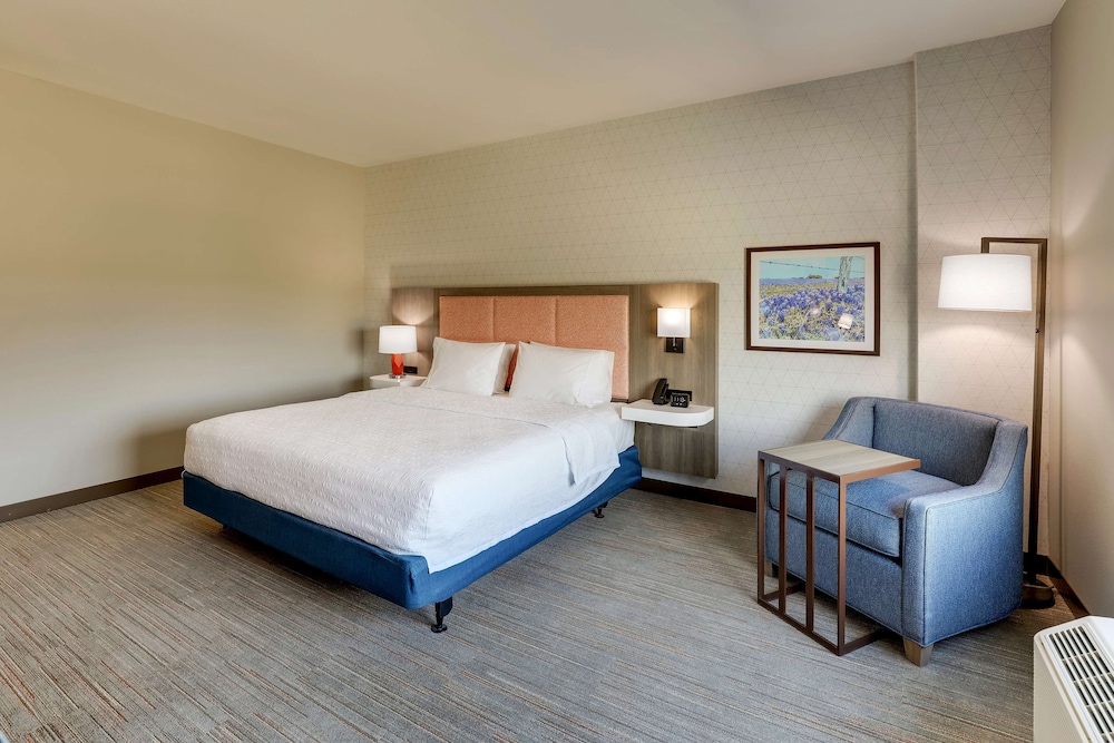 Hampton Inn & Suites Weatherford - photo 38
