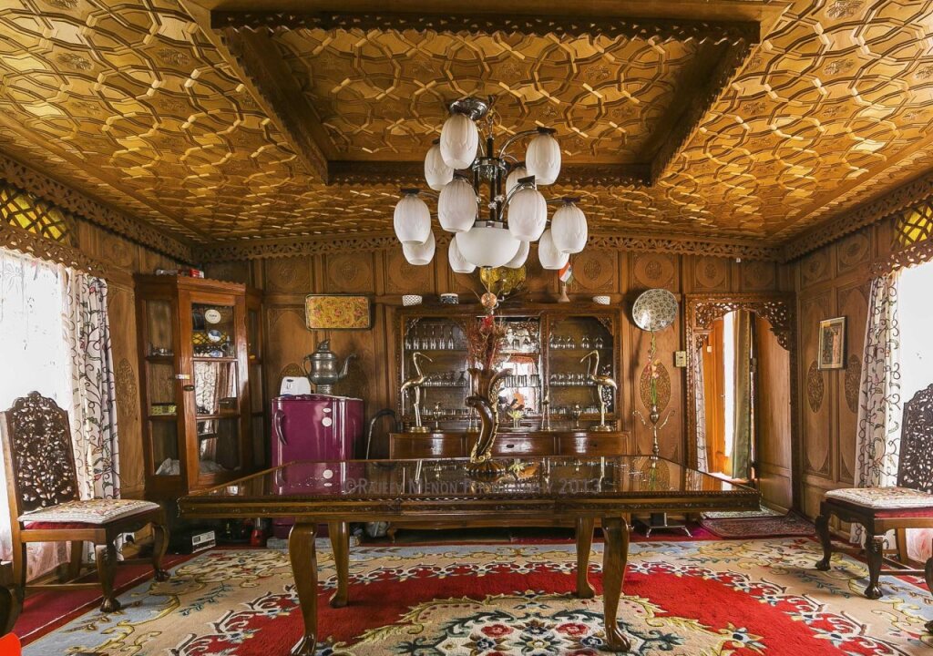 Canada Houseboats — 4-Star Luxury Hotel in Srinagar, India