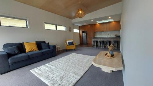 Sleek Suite by the Sand 2 bedroom — 4-Star Luxury Hotel in Dunedin, New Zealand