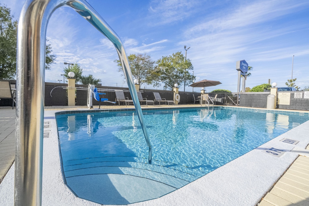 Hampton Inn Spring Hill - photo 42