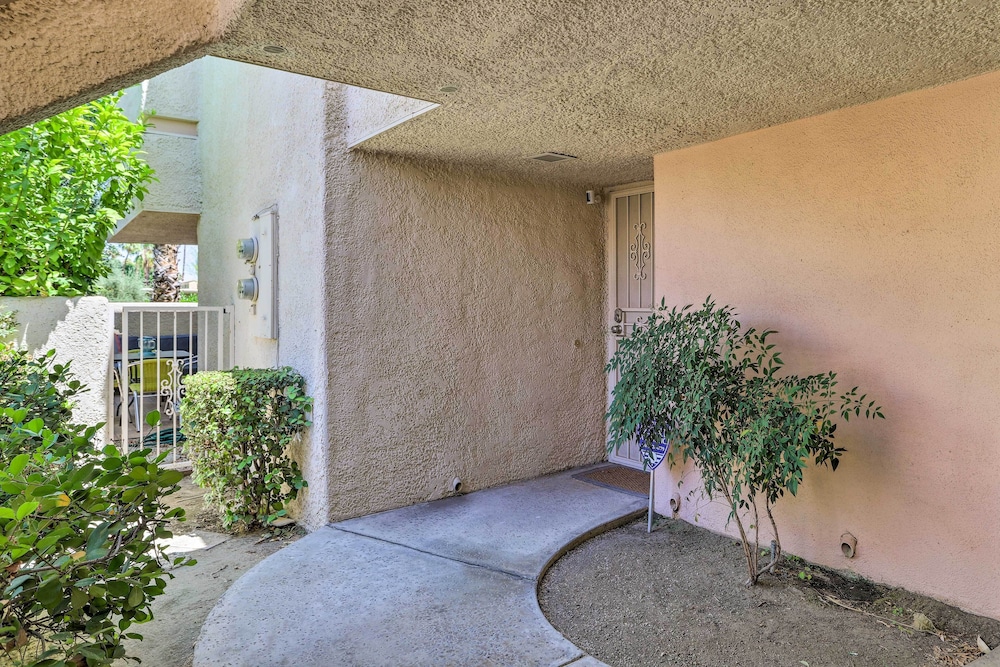 Palm Springs Hideaway w Resort Amenities - photo 21