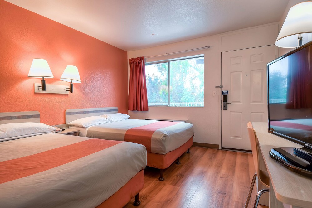 Motel 6 Los Angeles Whittier - photo 15