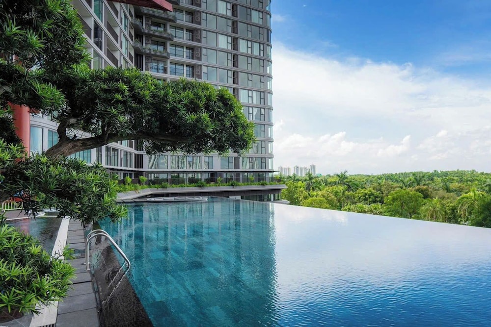 Swanlake Ecopark Calm Homestay — 4-Star Luxury Hotel in Van Giang, Vietnam