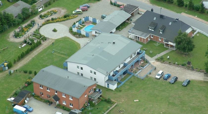 Hansestern - carbon neutral hotel in Broderstorf