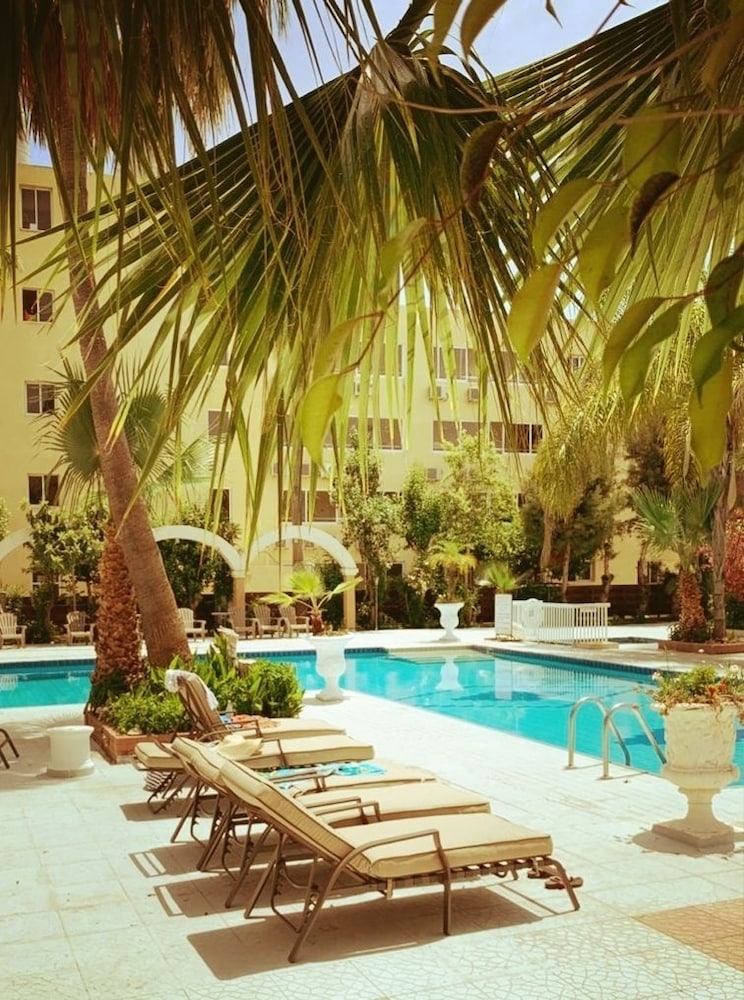 Tasiana Hotel Apartments Complex