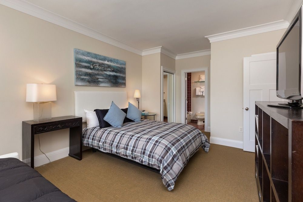 2708_Chateaux_Dumont_3Bed_Platinum - photo 17