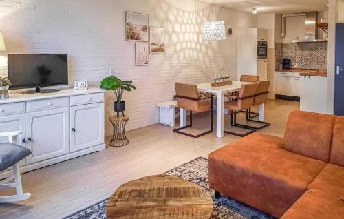 Vakantiewoning Bruinisse aan Jachthaven Zeeland VP012 in Bruinisse, Netherlands