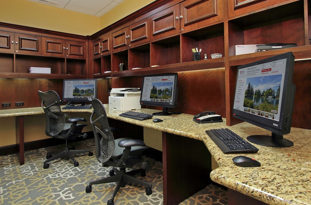 Hilton Garden Inn Sonoma County Airport - photo 35