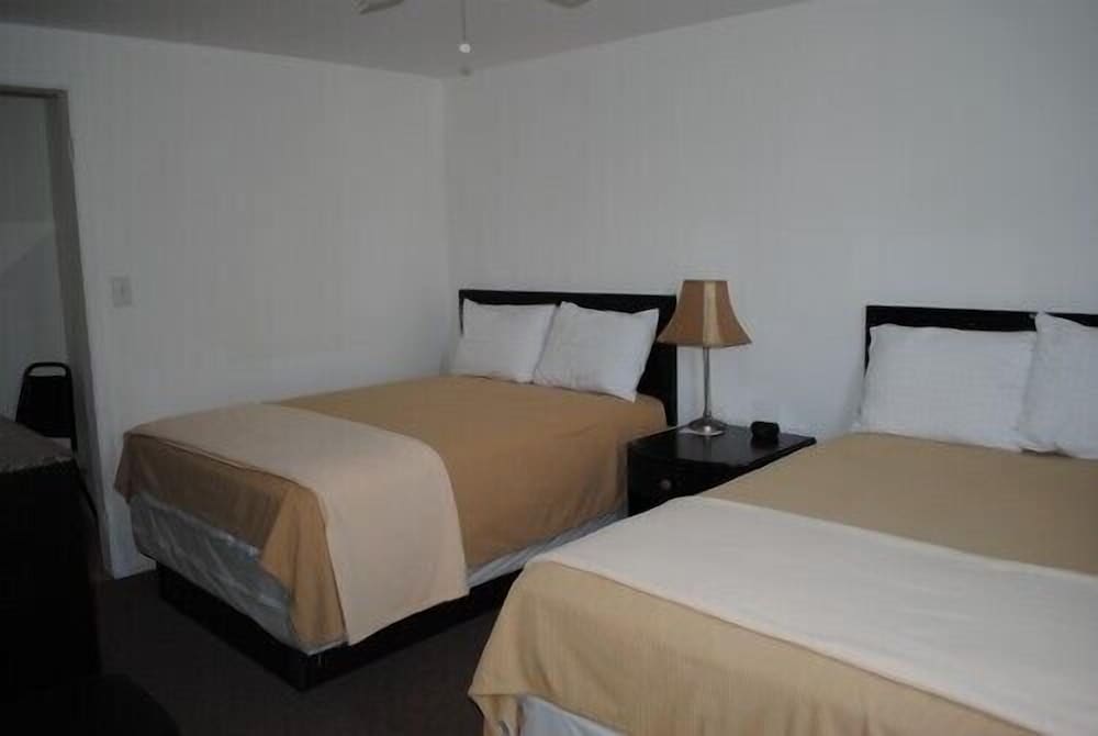 Shore Point Motel - photo 17