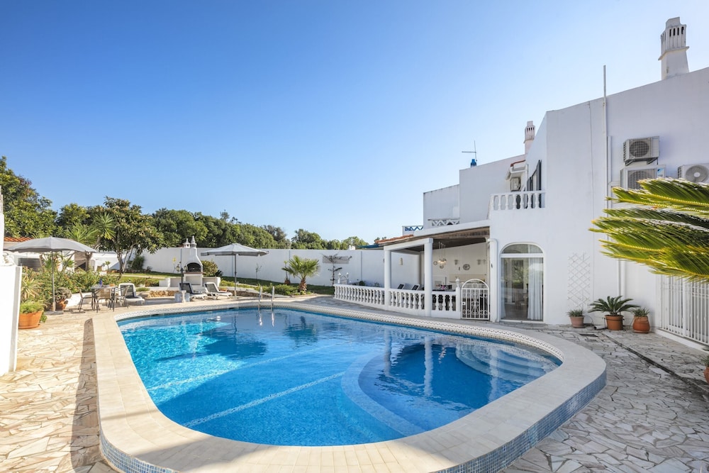 Comfortable Villa in Carvoeiro Algarve — 4-Star Luxury Hotel in Carvoeiro, Portugal