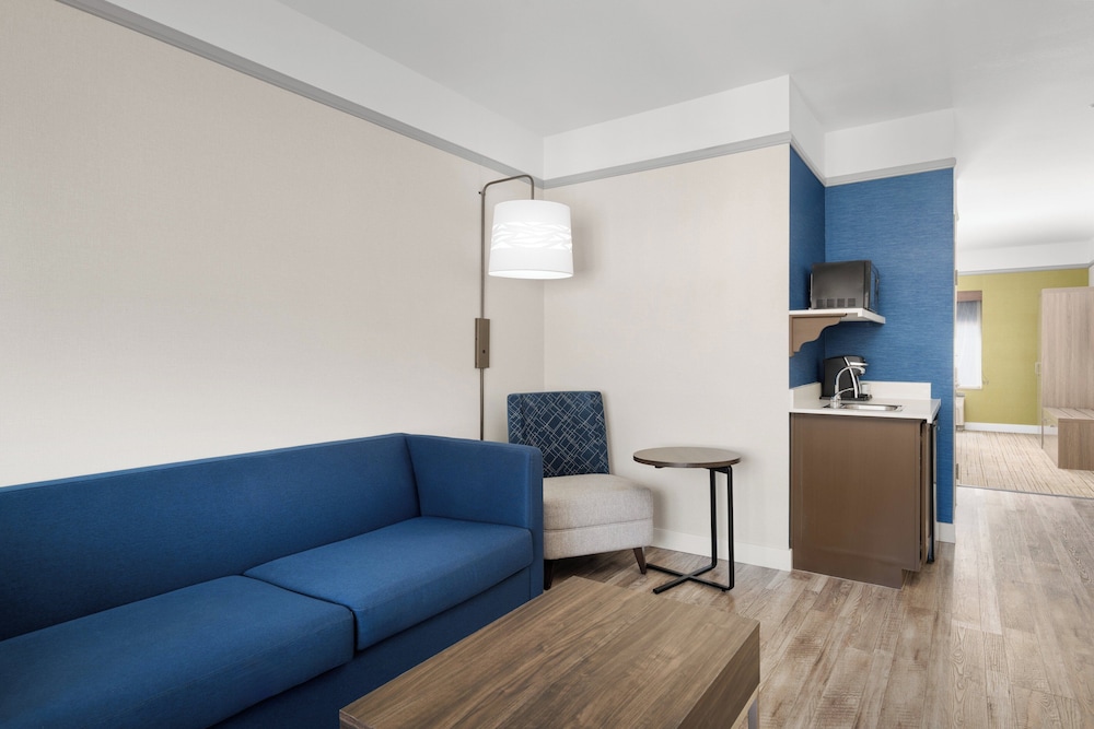 Holiday Inn Express Hotel & Suites San Dimas by IHG - photo 31