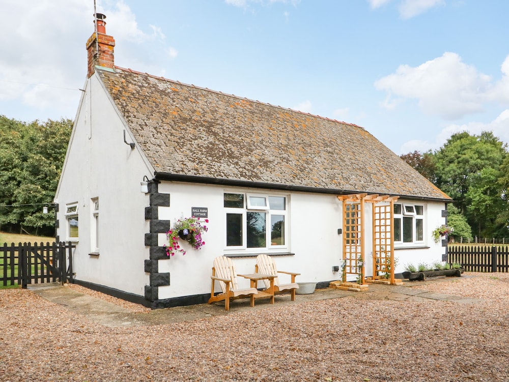 Hall Farm Cottage — 4-Star Luxury Hotel in Louth, United Kingdom