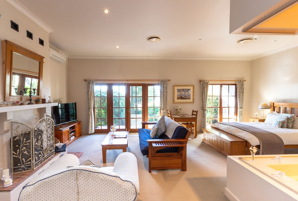 Strathearn Park Lodge — 4-Star Luxury Hotel in Scone, Australia