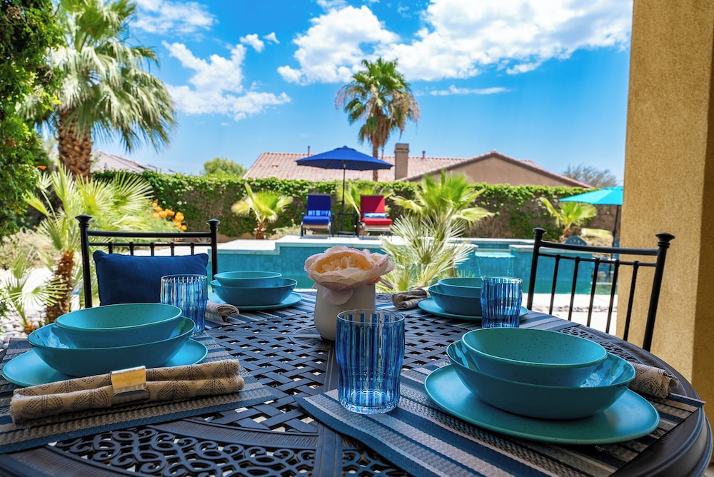 Luxurious 5BR Resort Style Home w Pool & Spa - photo 40