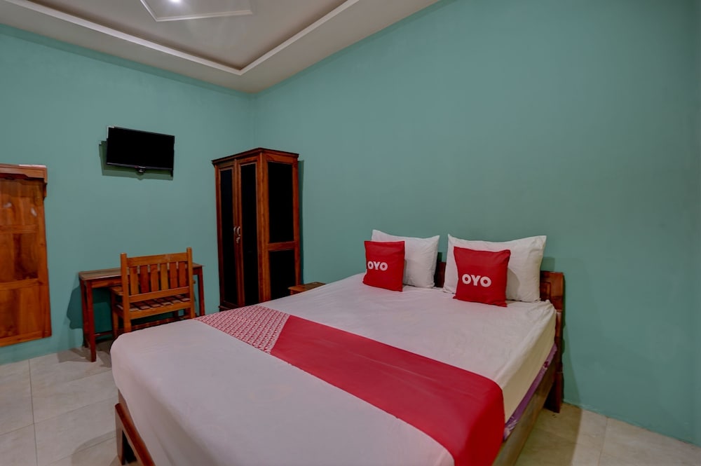 Hotel O Sahabat Syariah Near Plasa Telkom Bawean — Gresik