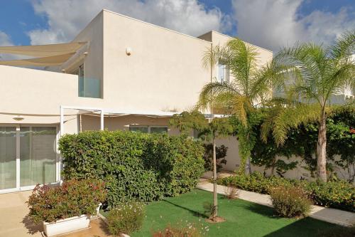 Nesea Domus — 4-Star Luxury Hotel in Marina Di Ragusa, Italy