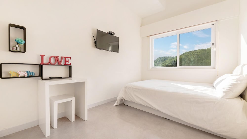 Gyeongju Edis Poolvilla in Gyeongju, South Korea