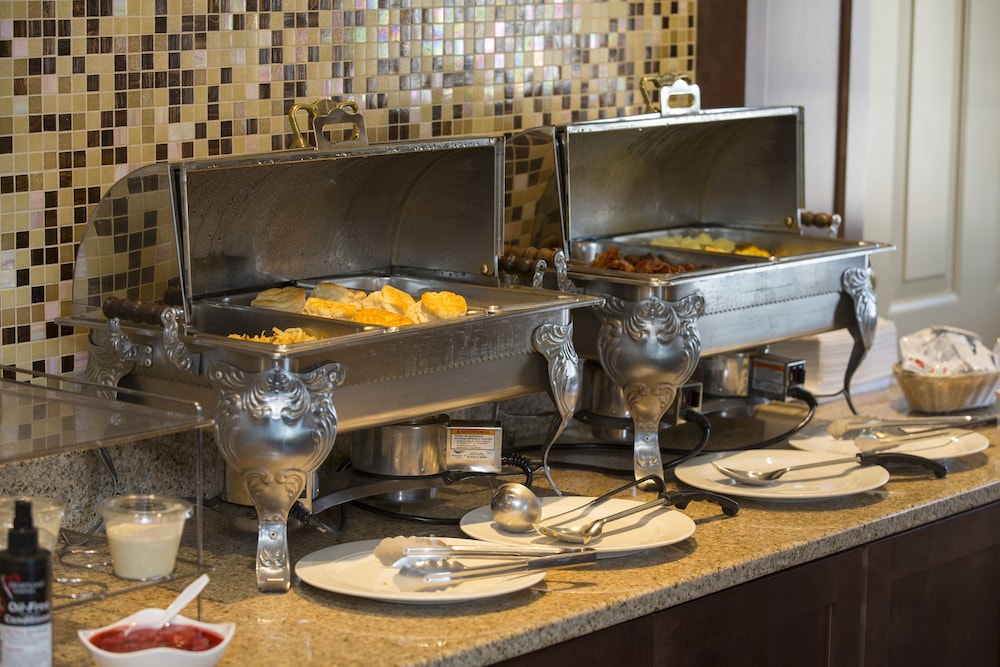 Ivy Court Inn & Suites - photo 36