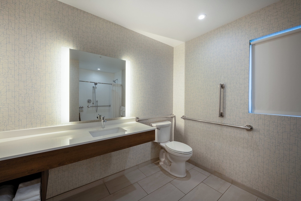 Holiday Inn Express & Suites Gilbert Mesa Gateway Airport by IHG - photo 17