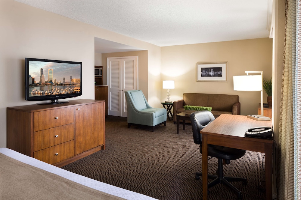 DoubleTree by Hilton Hotel Jacksonville Riverfront - photo 24