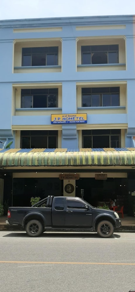 JP Hometel - carbon neutral hotel in Krabi