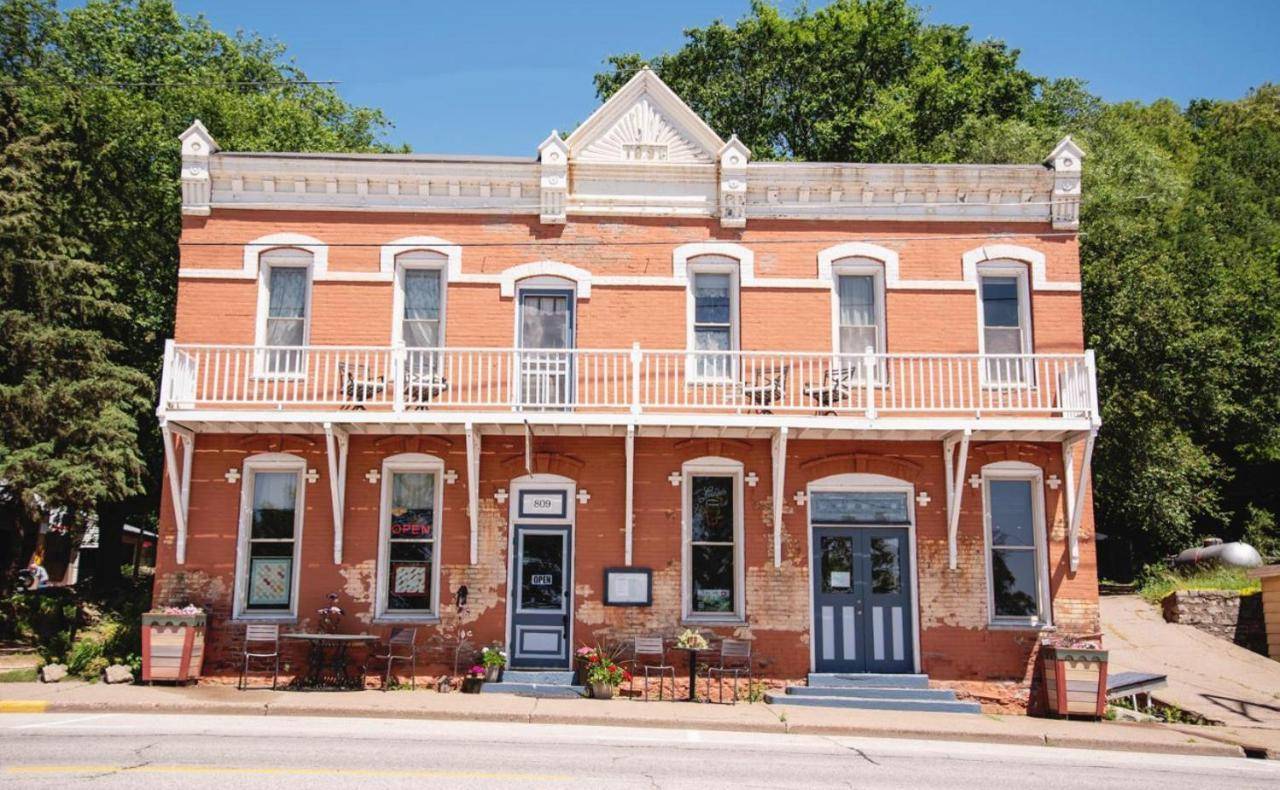 The Burlington Hotel & Bar Alma WI in Alma, United States