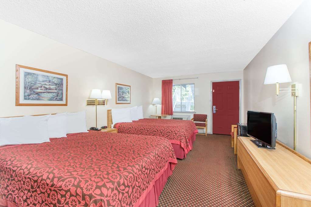 Days Inn by Wyndham Eureka Springs - photo 10